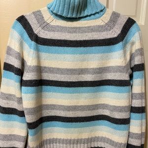 GAP - LARGE TURTLE NECK LIKE SWEATER